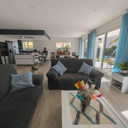 La Villa Vias