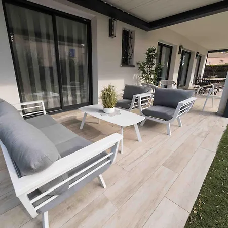 La Villa Vias