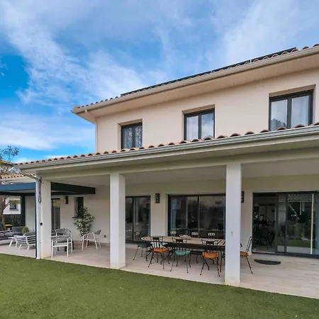 La Villa *